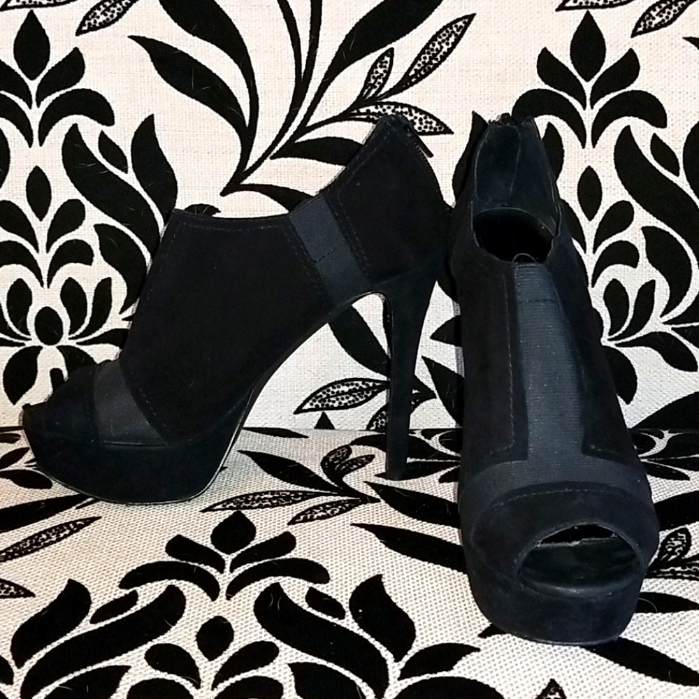 Jessica Simpson Black Peep Toe Heels